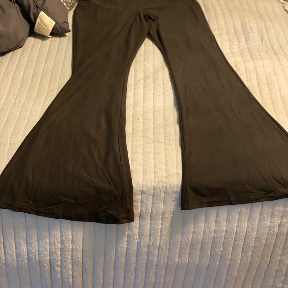 Bell bottom leggings